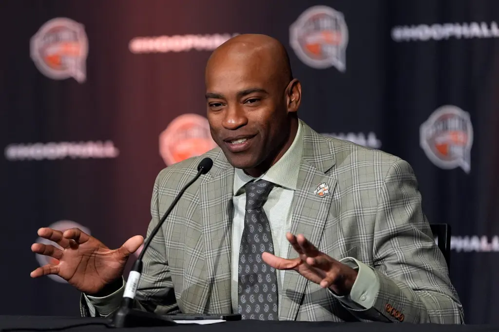 Vince Carter headlines class of 2024 Naismith Basketball Hall of Fame inductees