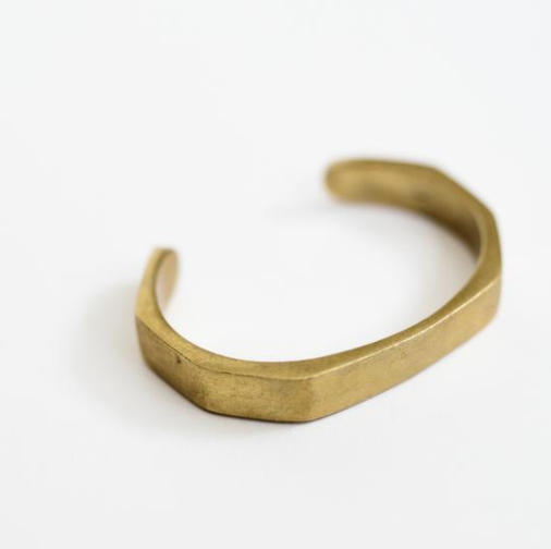 Badala Bangle – A collection of jewelry, accessories and home items made by single mothers in Kenya and Rwanda. Their microeconomic program seeks to empower single mothers in impoverished communities by training and hiring them to make fair trade items.