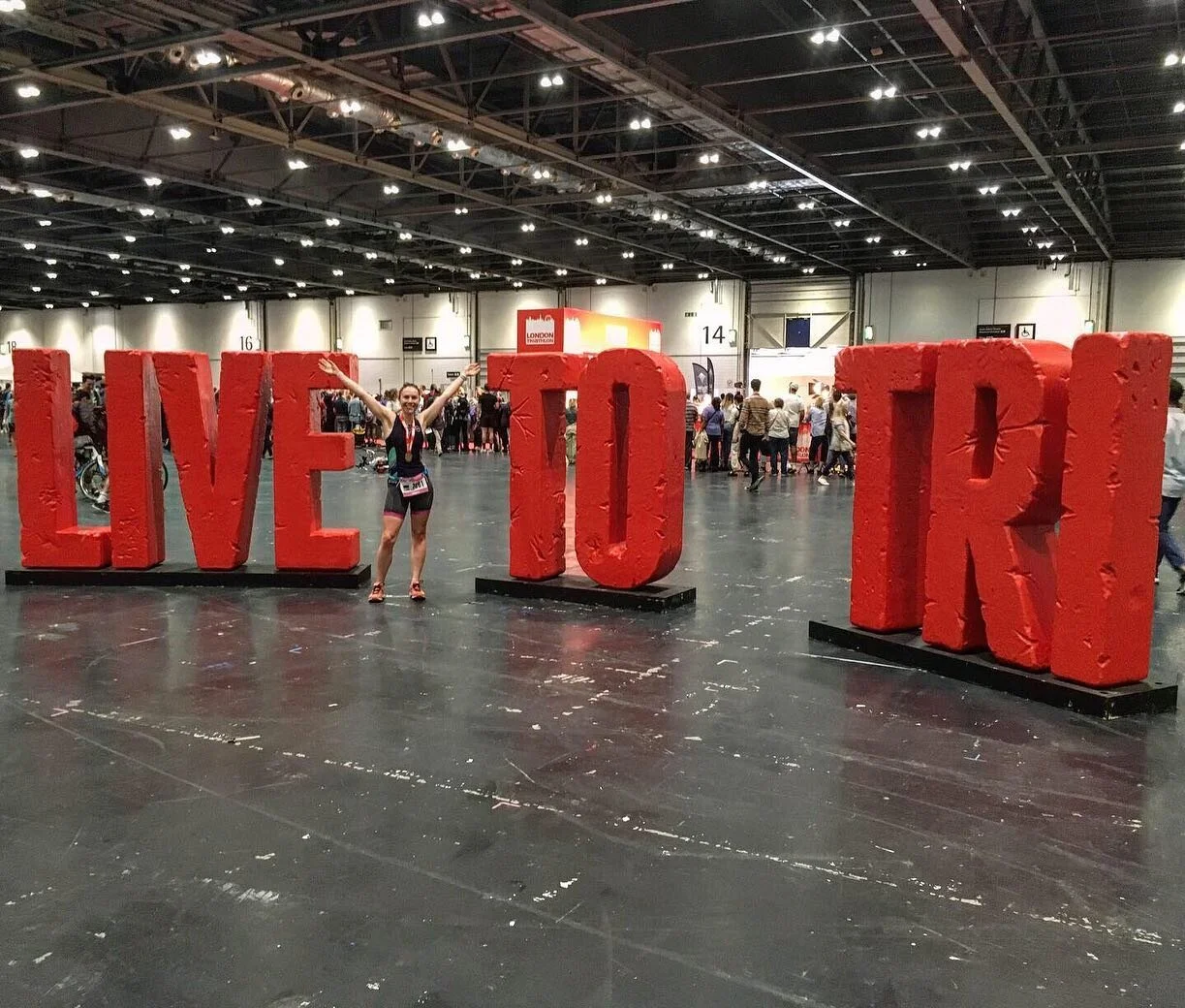 LIVE TO TRI - new things!!! 🎉 First Olympic distance done @thelondontri 2:43:38 I loved every minute of it. Docks water is always a littler murky but even from the bridge you can spot my colour coded @wavelockuk pullcord... probably should have chos