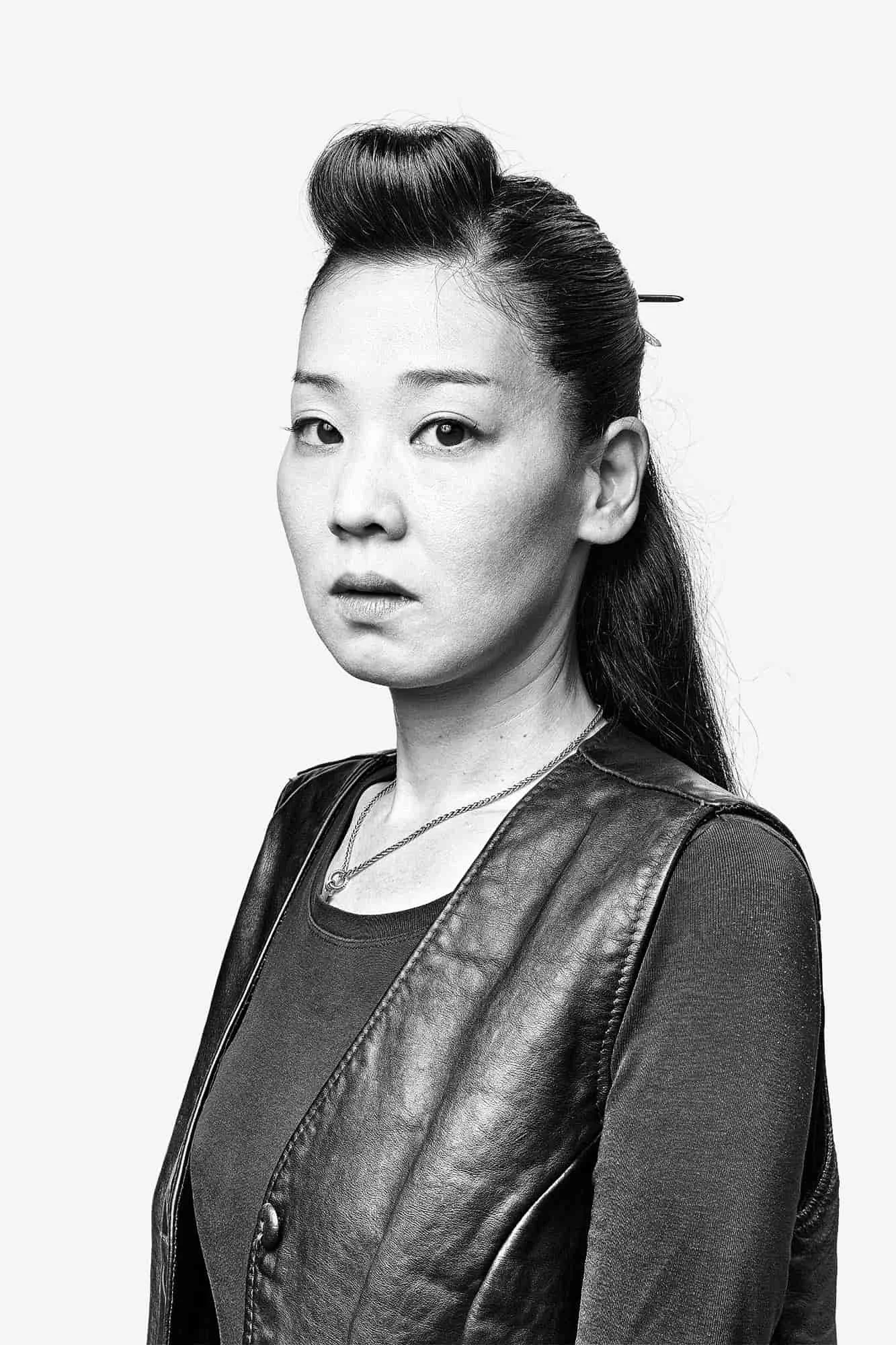Rollerzoku-Woman-Kazuyo-Black-Pearls-Twist'in-Dogs-Twisting-Portrait-Japan.jpg