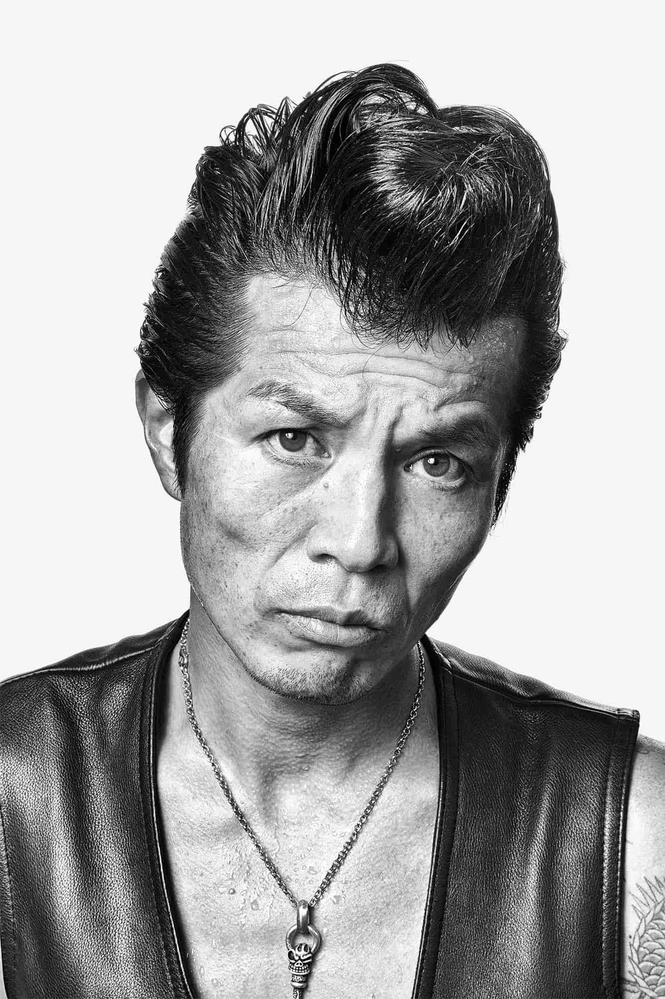 Roller-zoku-Rockabilly-Pompadour-Man-Fashion-portrait.jpg