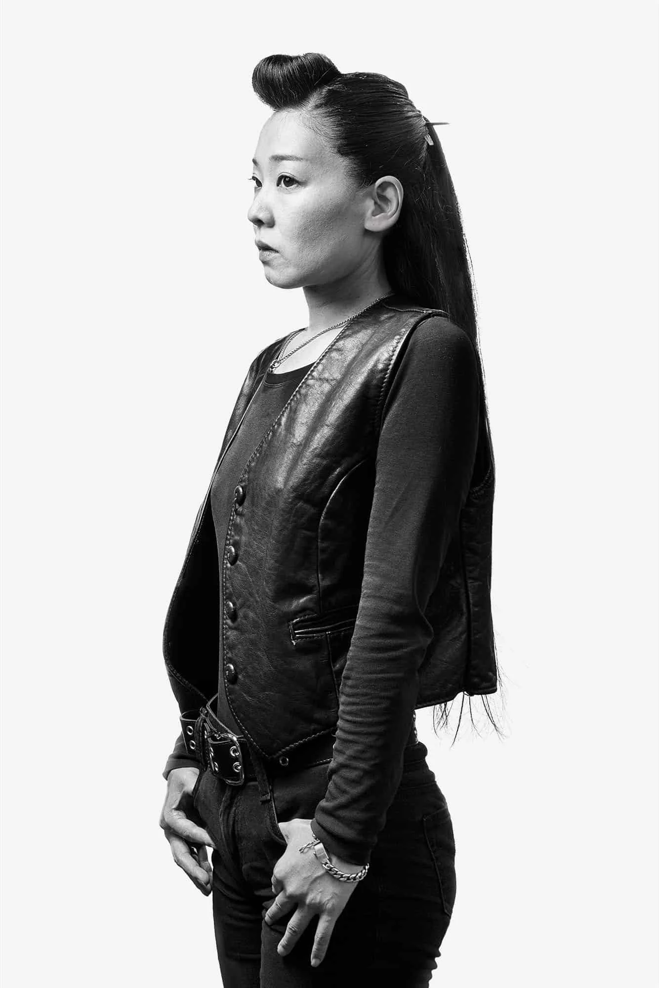 Rollerzoku-Woman-Twisting-Dogs-Black-Pearls-Rockabilly-Tokyo-Japan.jpg