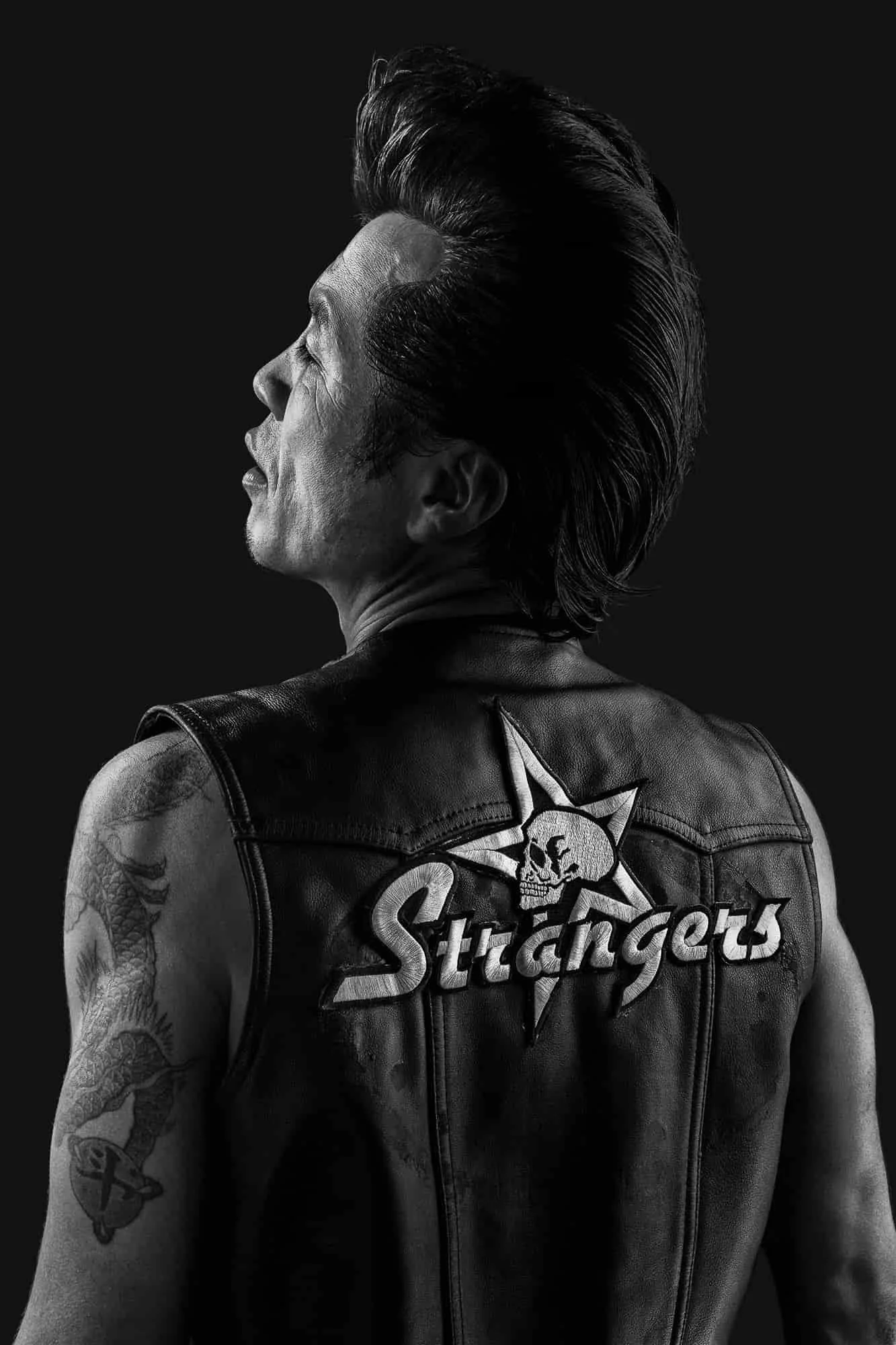 Rollerzoku-Rockabilly-Strangers-pompadour-Shadow-silhouette-Yoyogi.jpg