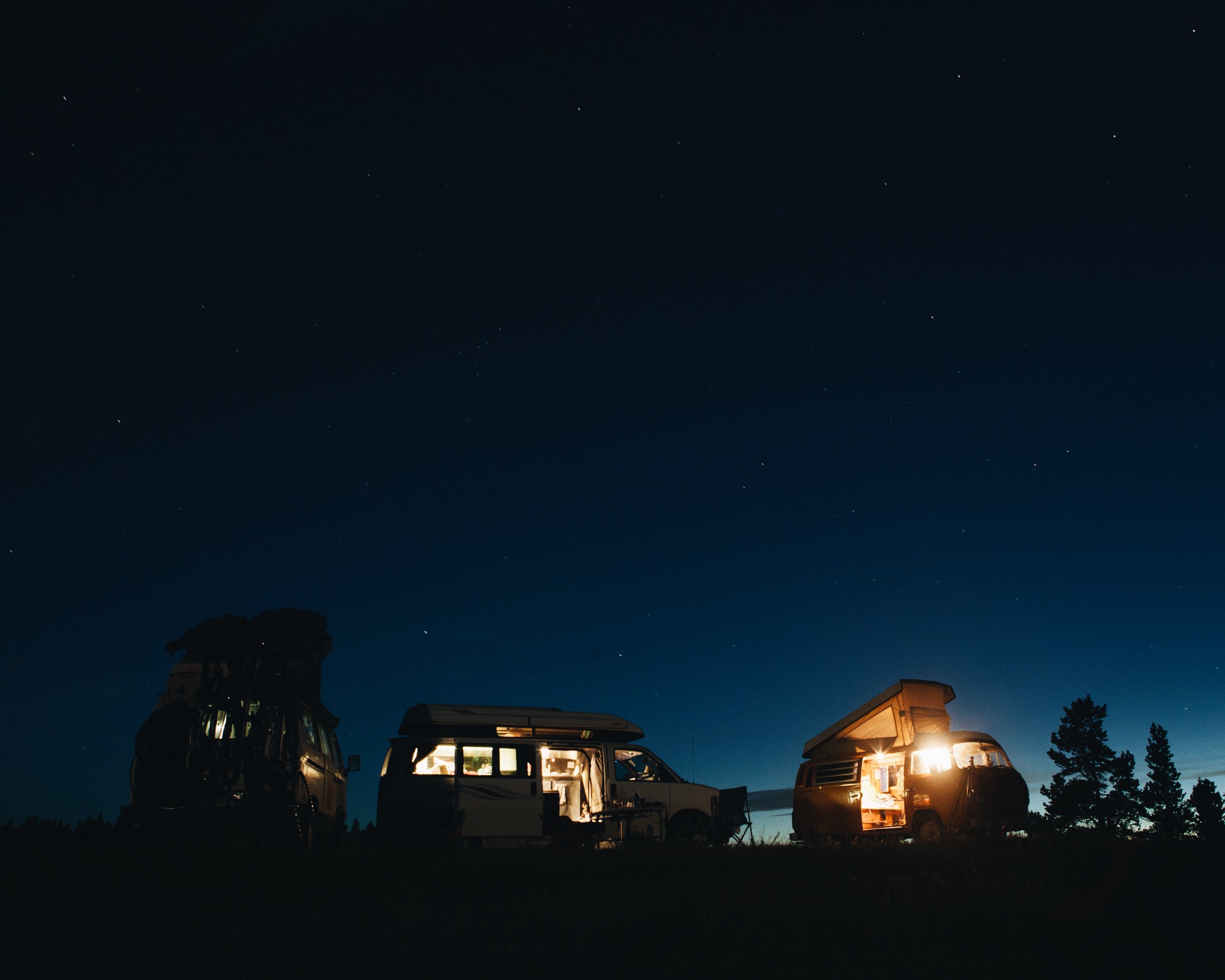 Conglomerate Cliffs, Cypress Hills, Saskatchewan, with Where's My Office Now and Idle Theory Bus, Photo: Ariane Moisan