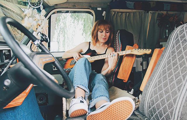 It&rsquo;s been a longggg time coming...but the blog is back! 💫 Today&rsquo;s feature is on @savannahkingmusic, a singer-songwriter who has been living for three years out of a 1987 Ford Campervan. Find out how she and her partner create music while