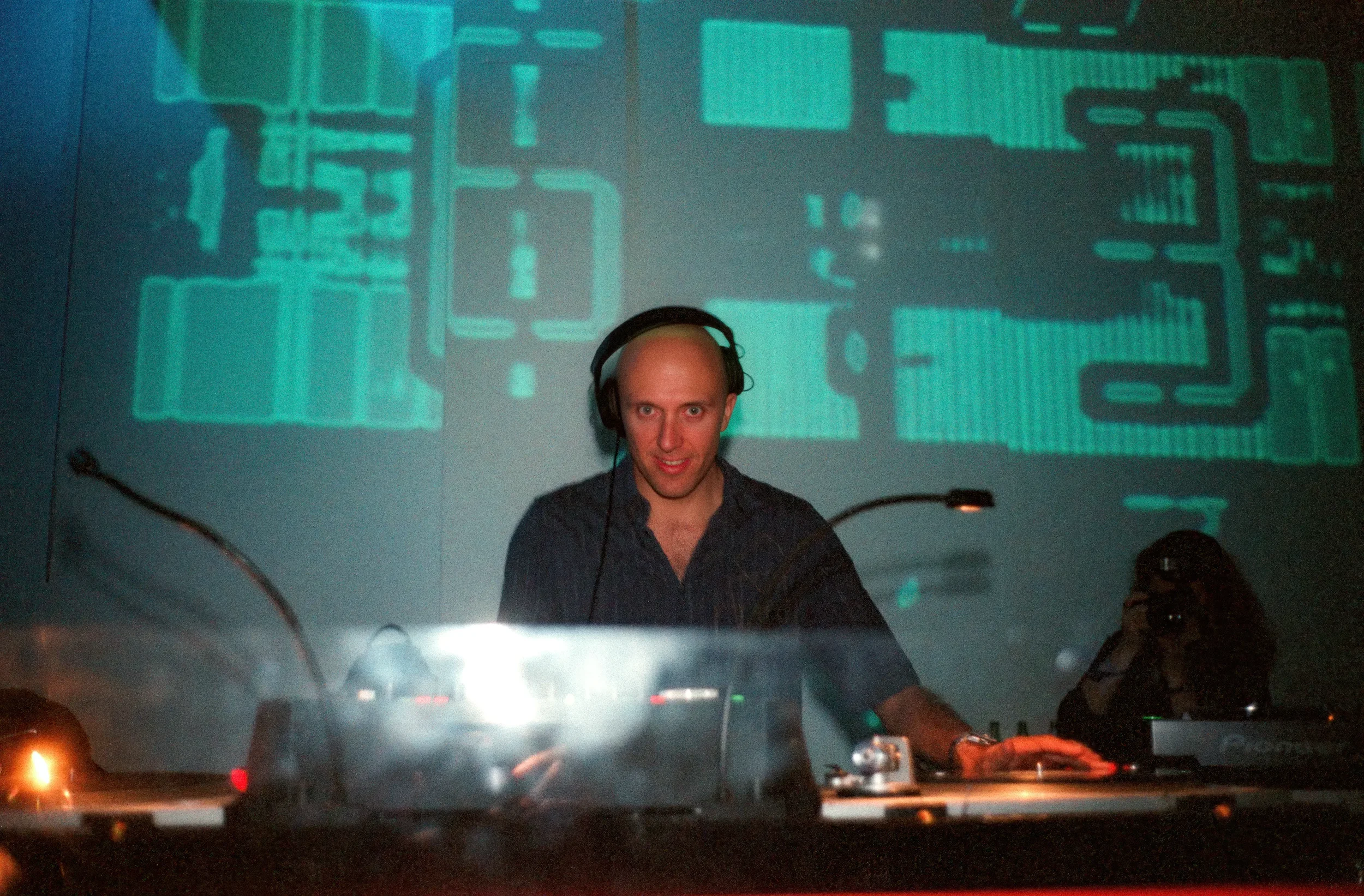 topaz-2_7A-gigapixel-low resolution v2-1x-faceai v2.webp