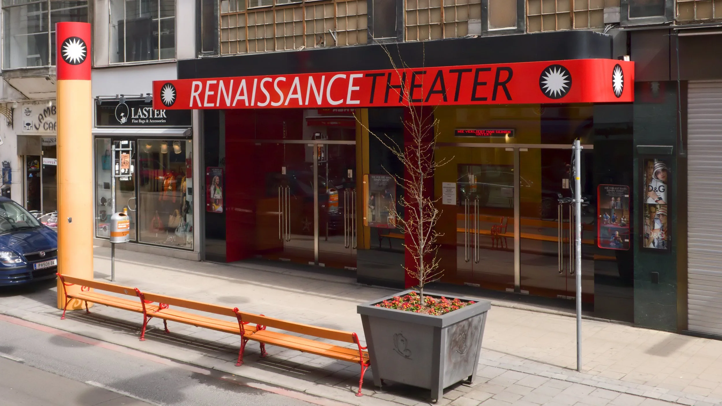Renaissancetheater_01.jpg