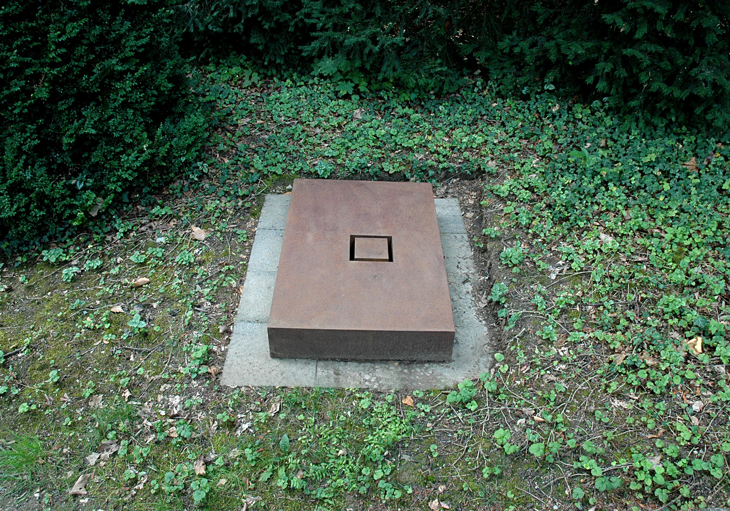 LIEGEND 2002 CORTEN STAHL 18 X 80 X 125CM