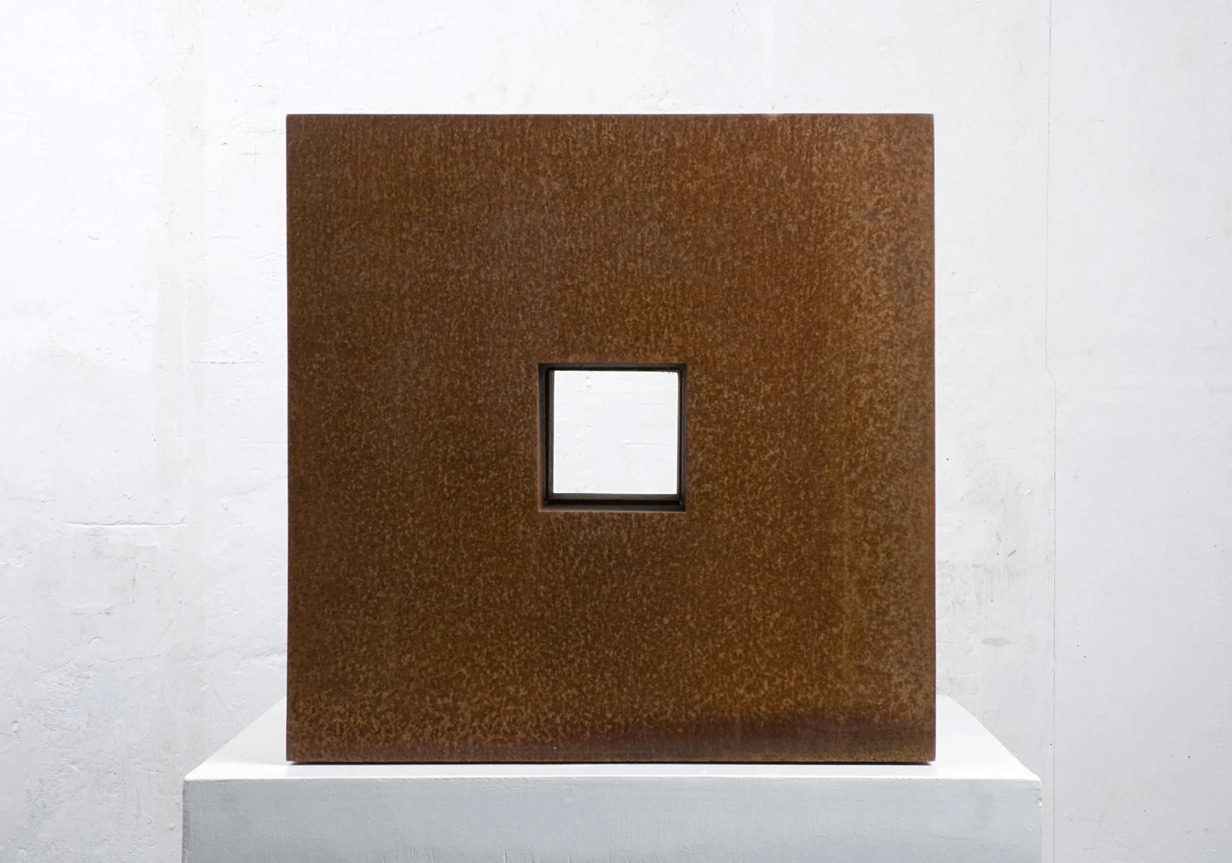 DIE SEELE IST UNSICHTBAR, DOCH SIE ALLEIN SIEHT 2010 CORTEN STAHL 40 X 40 X 40CM