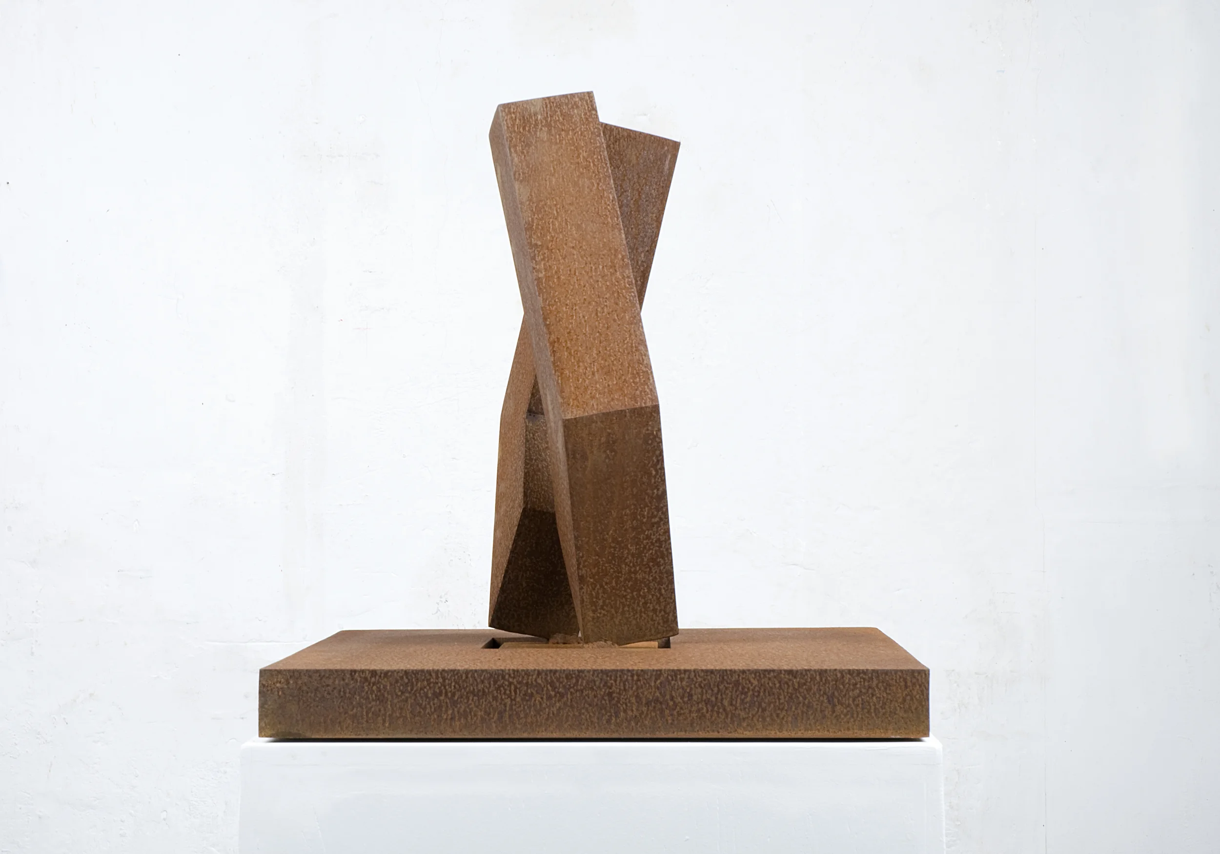 ZUNEIGUNG 2012 CORTEN STAHL 50 X 50 X 50CM