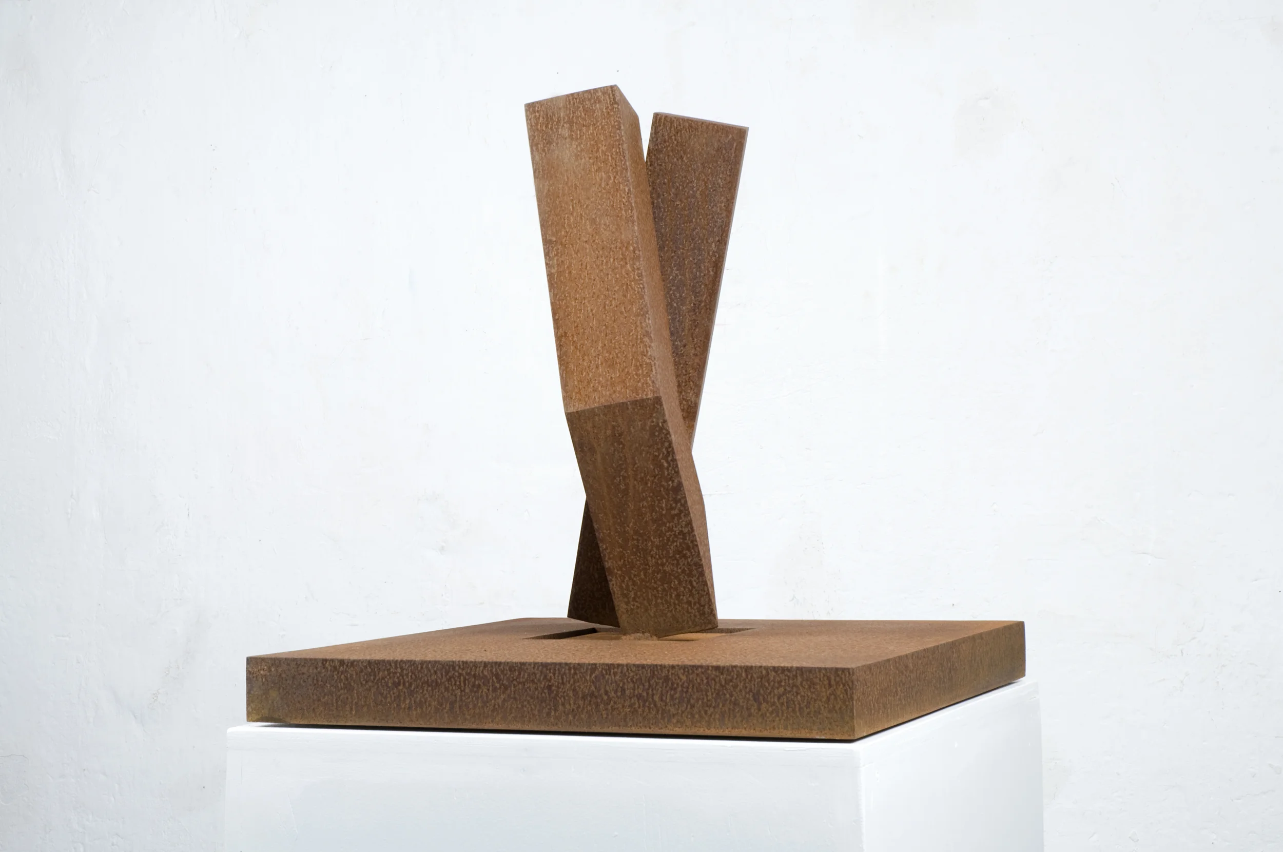 ZUNEIGUNG 2012 CORTEN STAHL 50 X 50 X 50CM