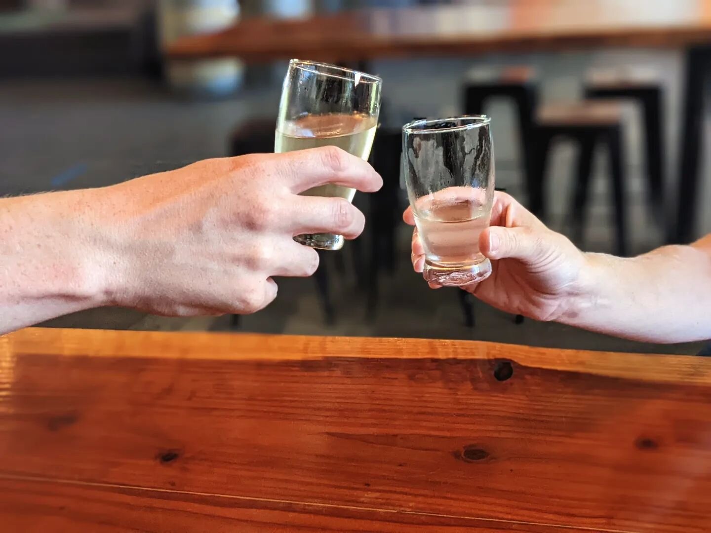 Life's a marathon, not a sprint. So with a long weekend ahead, we're starting off slow with our newest Moscow Mule SIPSTER. Deliciously effervescent with strong ginger notes, this hard seltzer is perfect for the scorching weather coming through.

We'