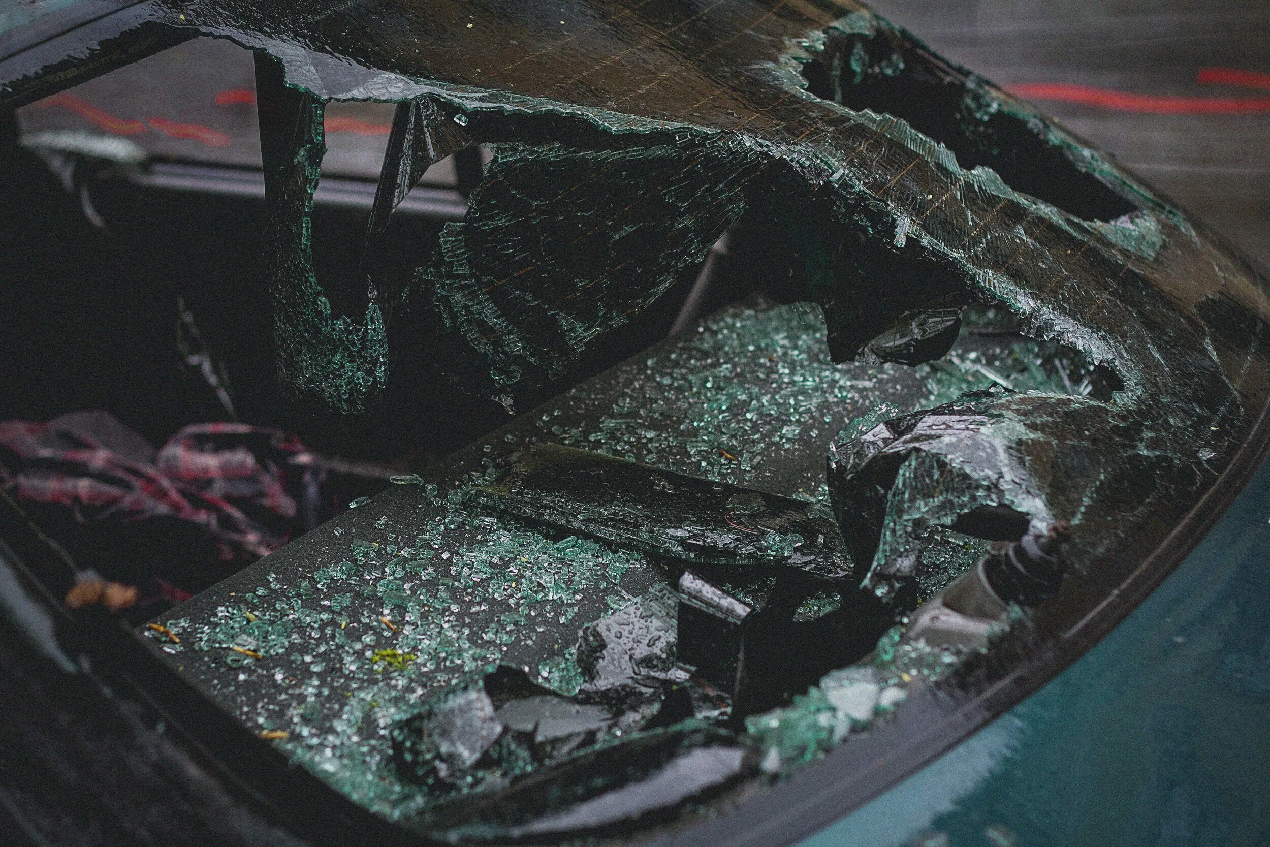 green-car-2265634.jpg