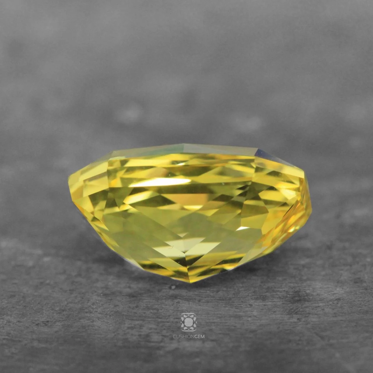 21.62radiantyellowsapphirecg04.jpg