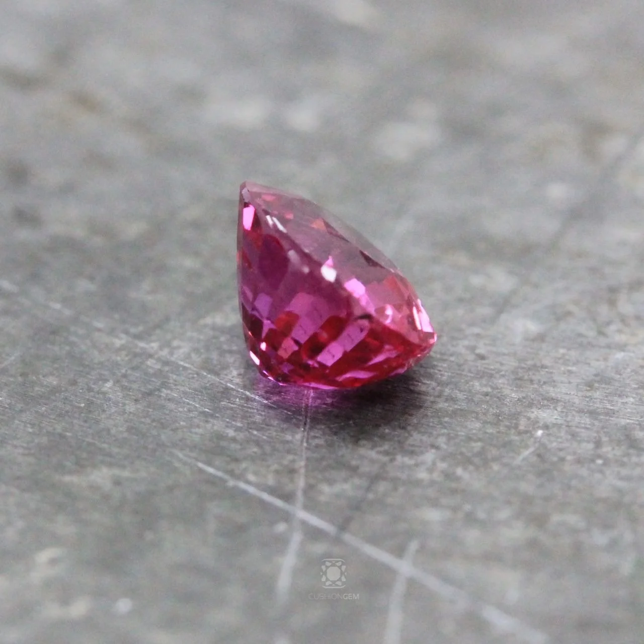 2.06ovalpinksapphireCGMAL02.jpg