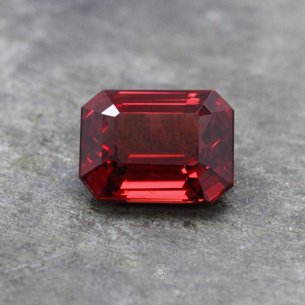 Lull Soar kapillærer 3.57 Emerald Cut Red Spinel — Cushion Gem: Precious Gems of Color