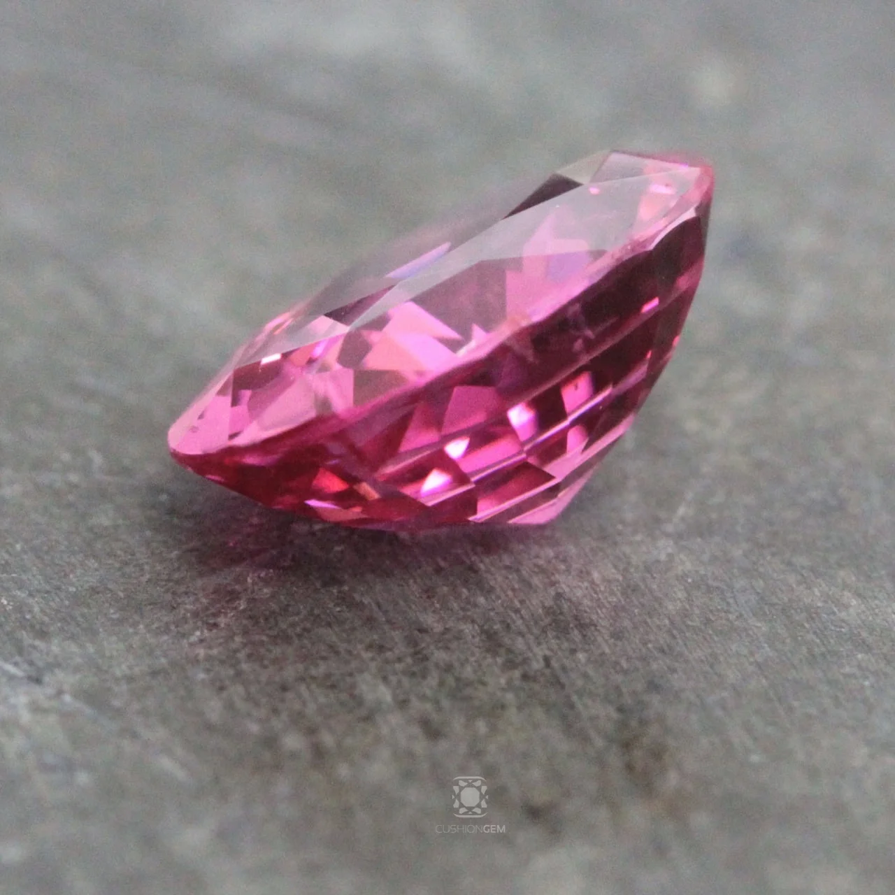 4.04ovalpinkspinelmal CG03.jpg
