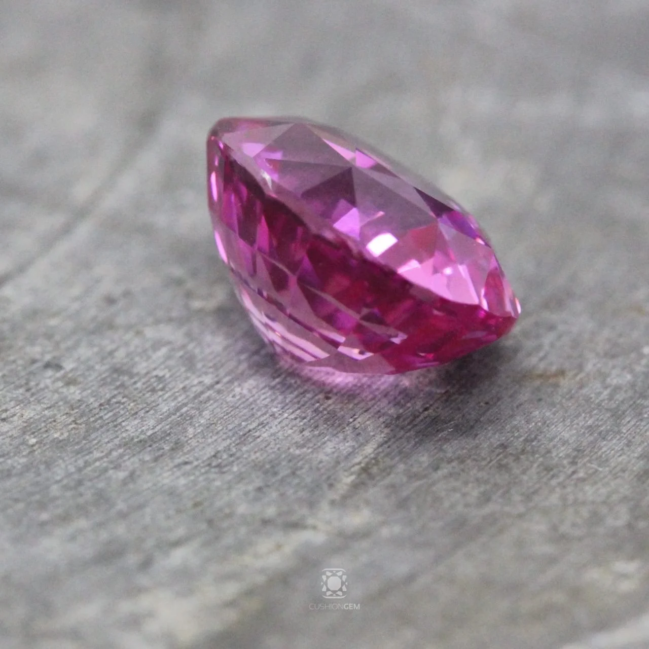 5.22ovalpinksapphiremal CG02.jpg