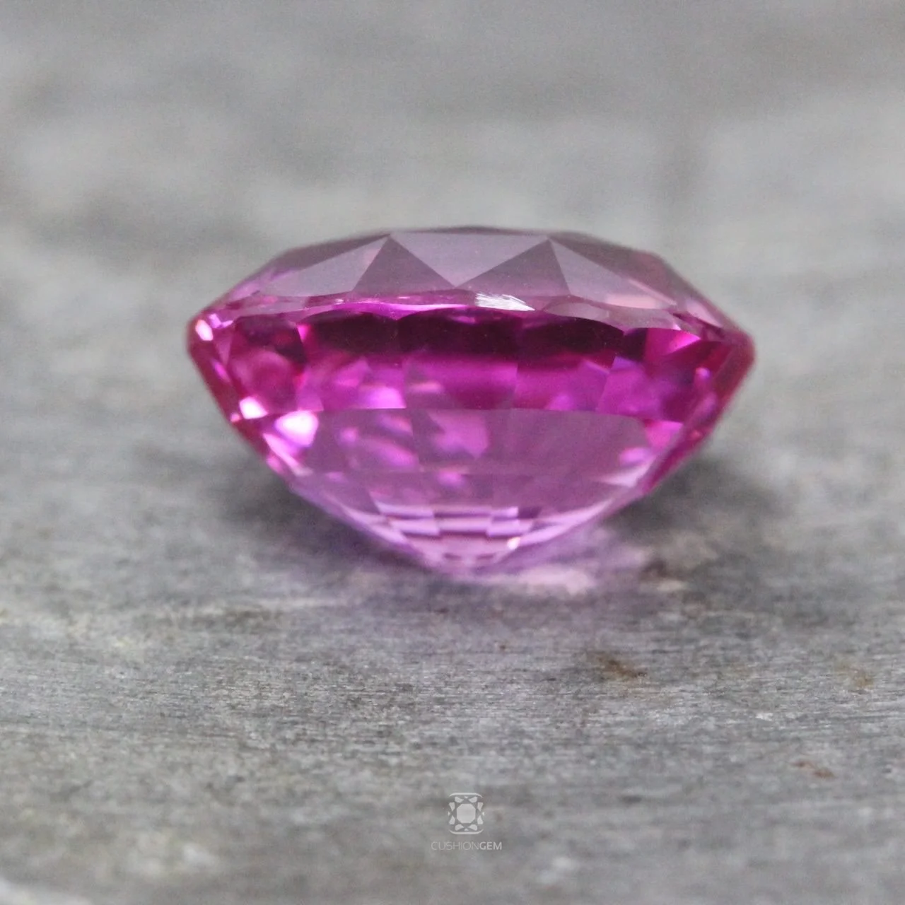 5.22ovalpinksapphiremal CG04.jpg
