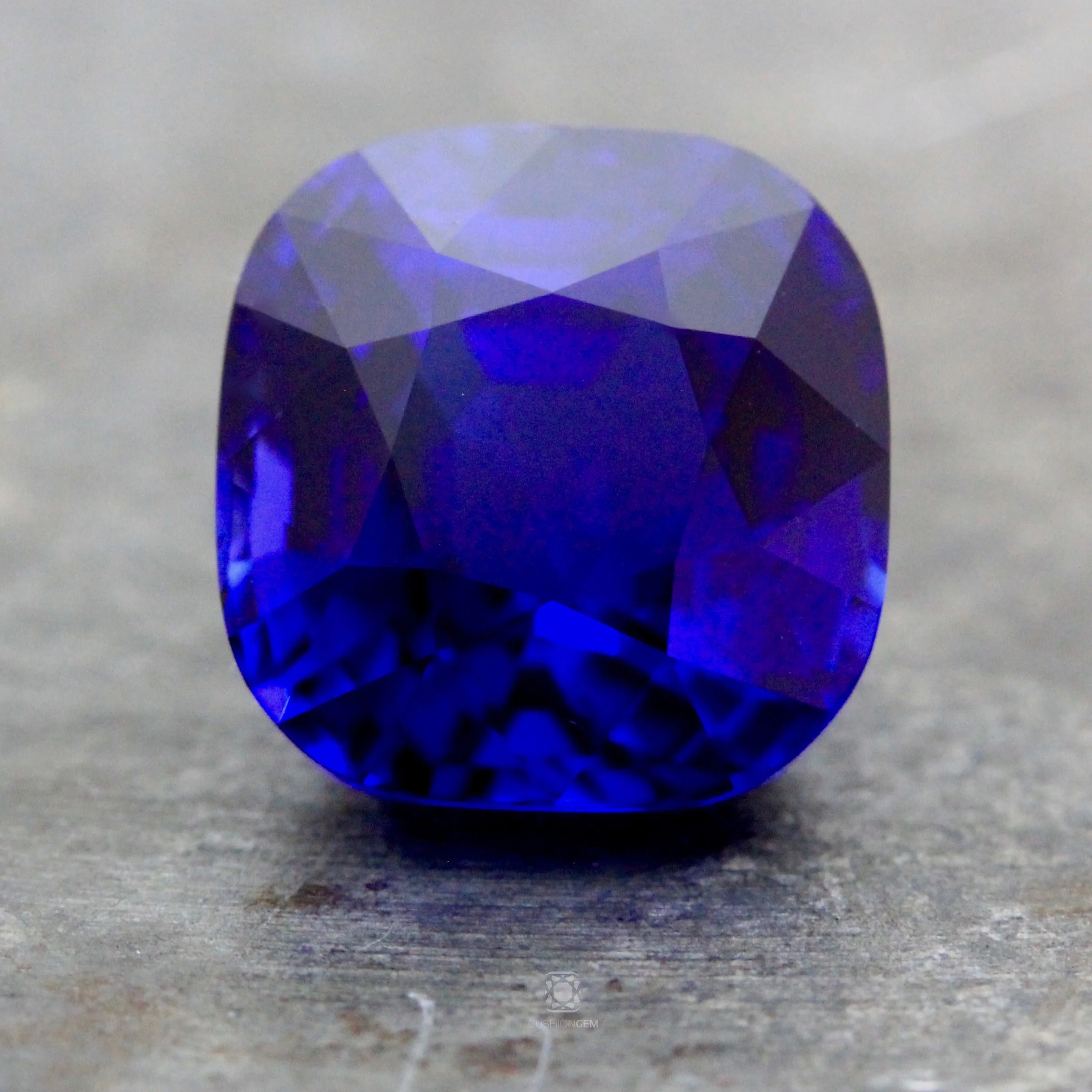 6.10cushionsapphiremal CG04.jpg