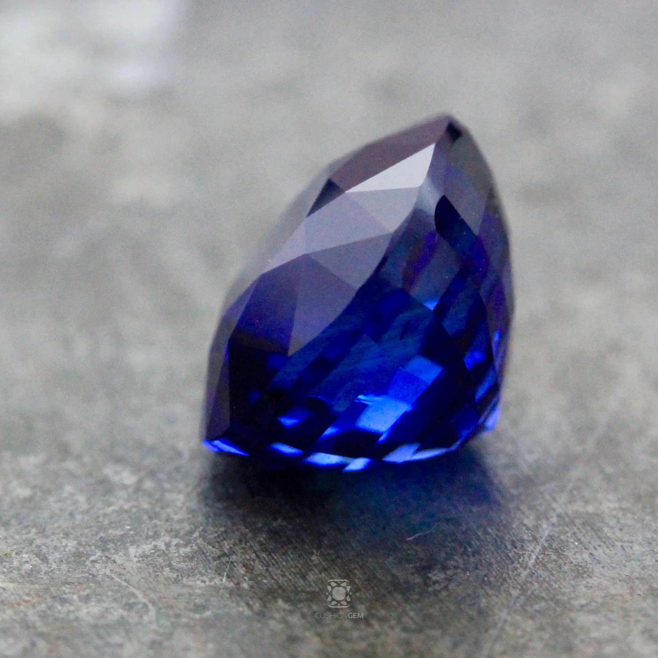 6.10cushionsapphiremal CG07.jpg