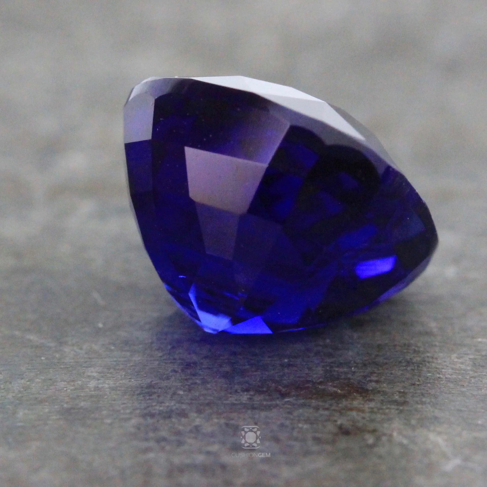6.10cushionsapphiremal CG09.jpg