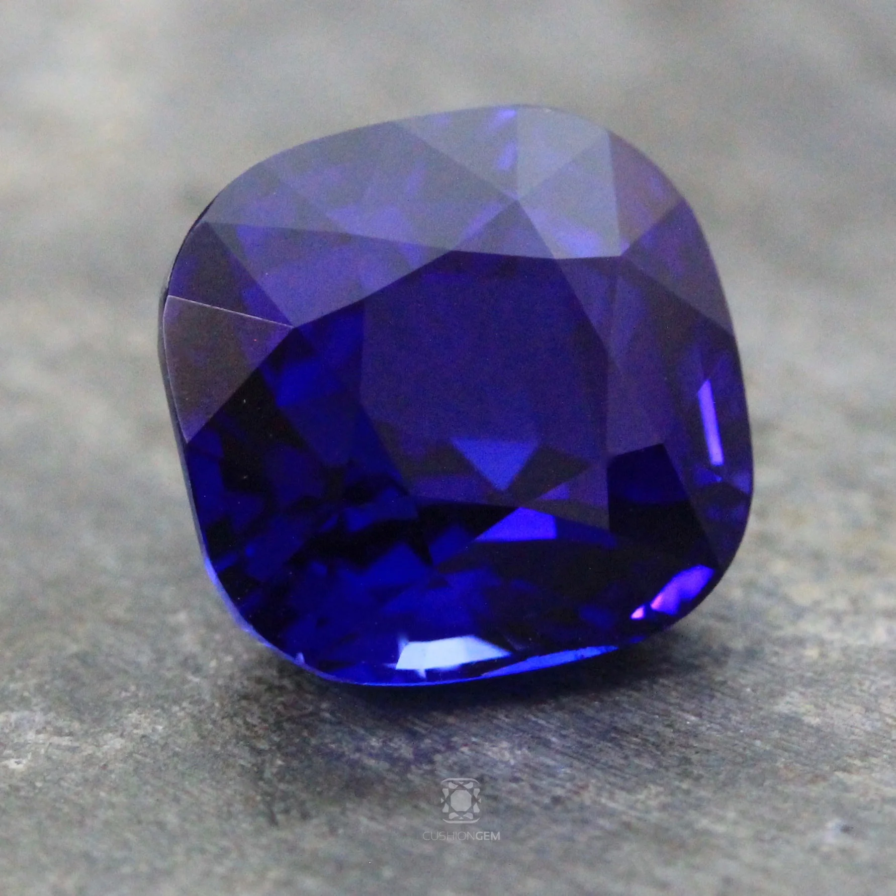 6.10cushionsapphiremal CG11.jpg