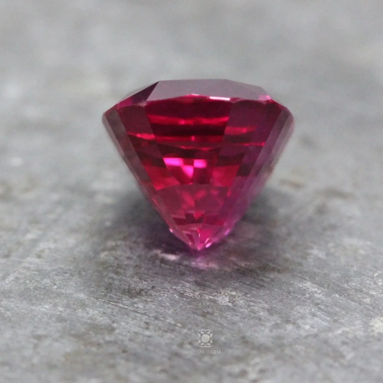9.12cushionpinksapphiremal CG04.jpg