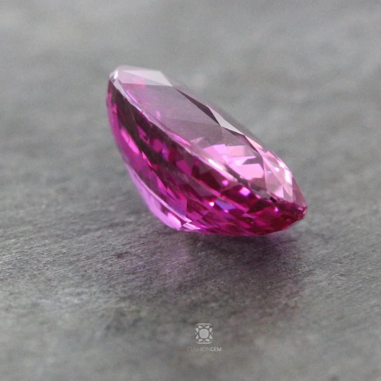 6.16ovalpinksapphiremal CG03.jpg