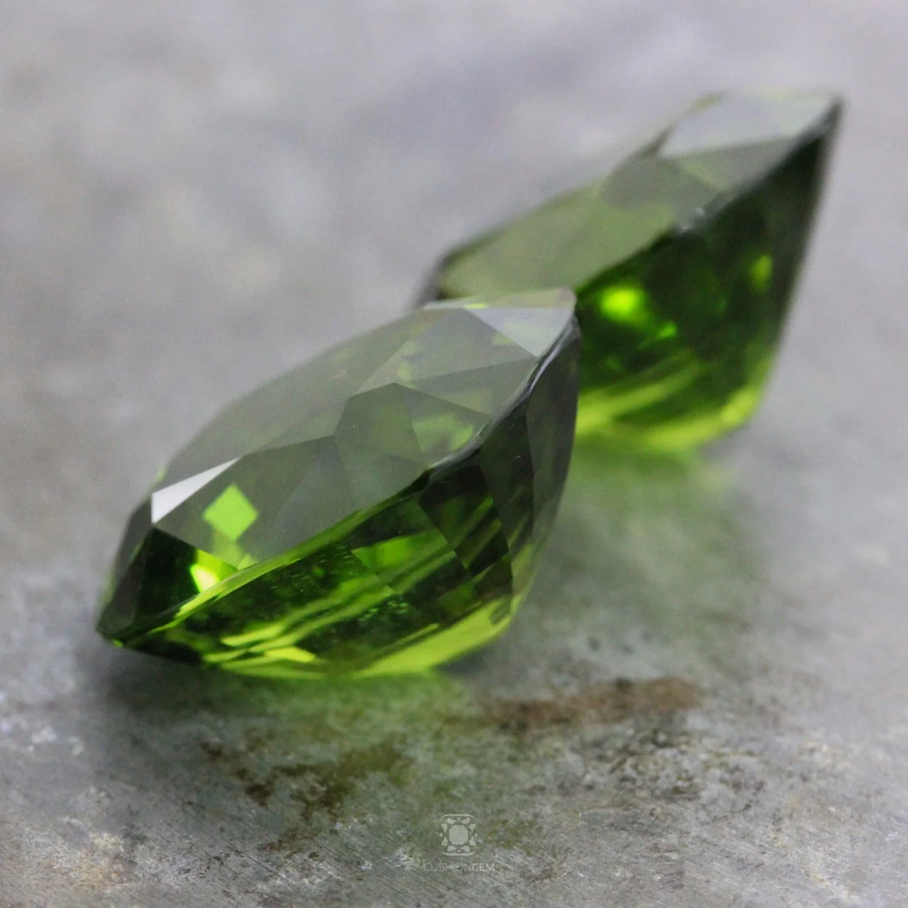 56.80cushionpairperidotmal CG04.jpg