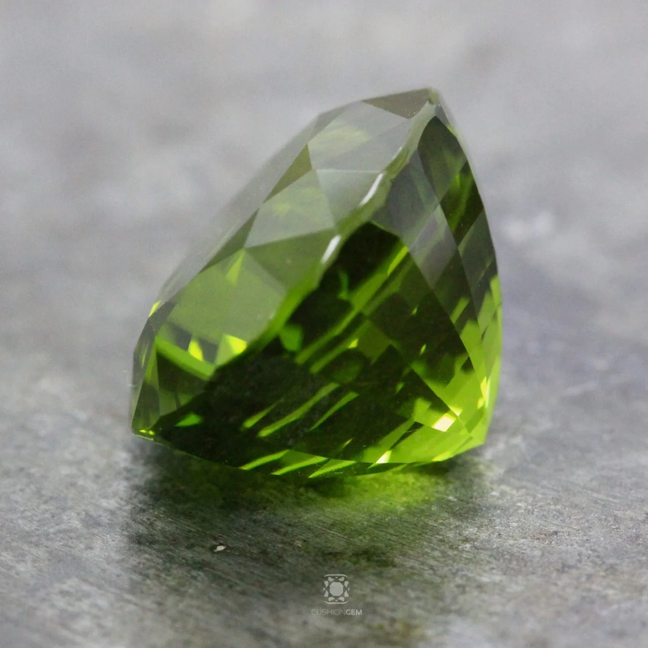 28.82ovalperidotmal CG03.jpg