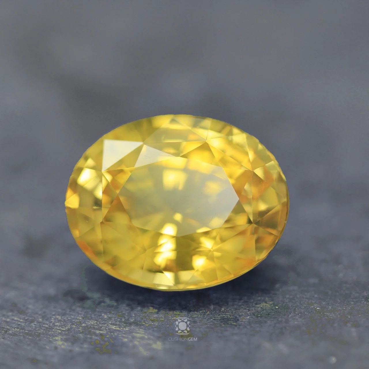 11.16ovalyellowsapphiremal CG02.jpg