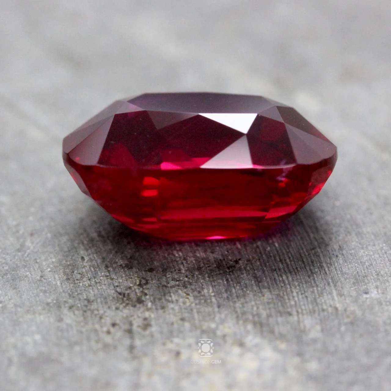 8ctcushionrubymalCG05.jpg
