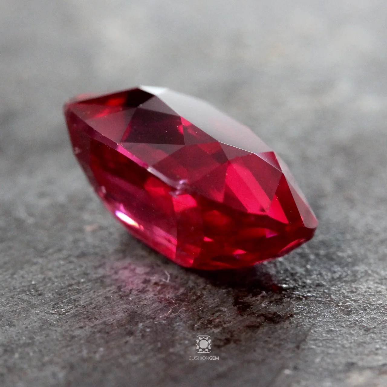 8ctcushionrubymalCG06.jpg