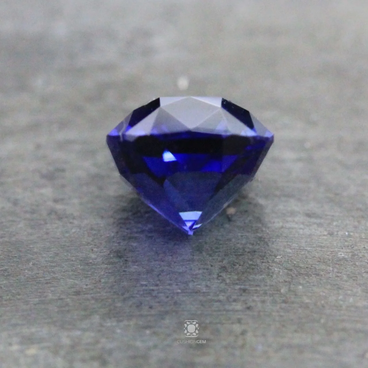 2.98cushionsapphiremal CG03.jpg