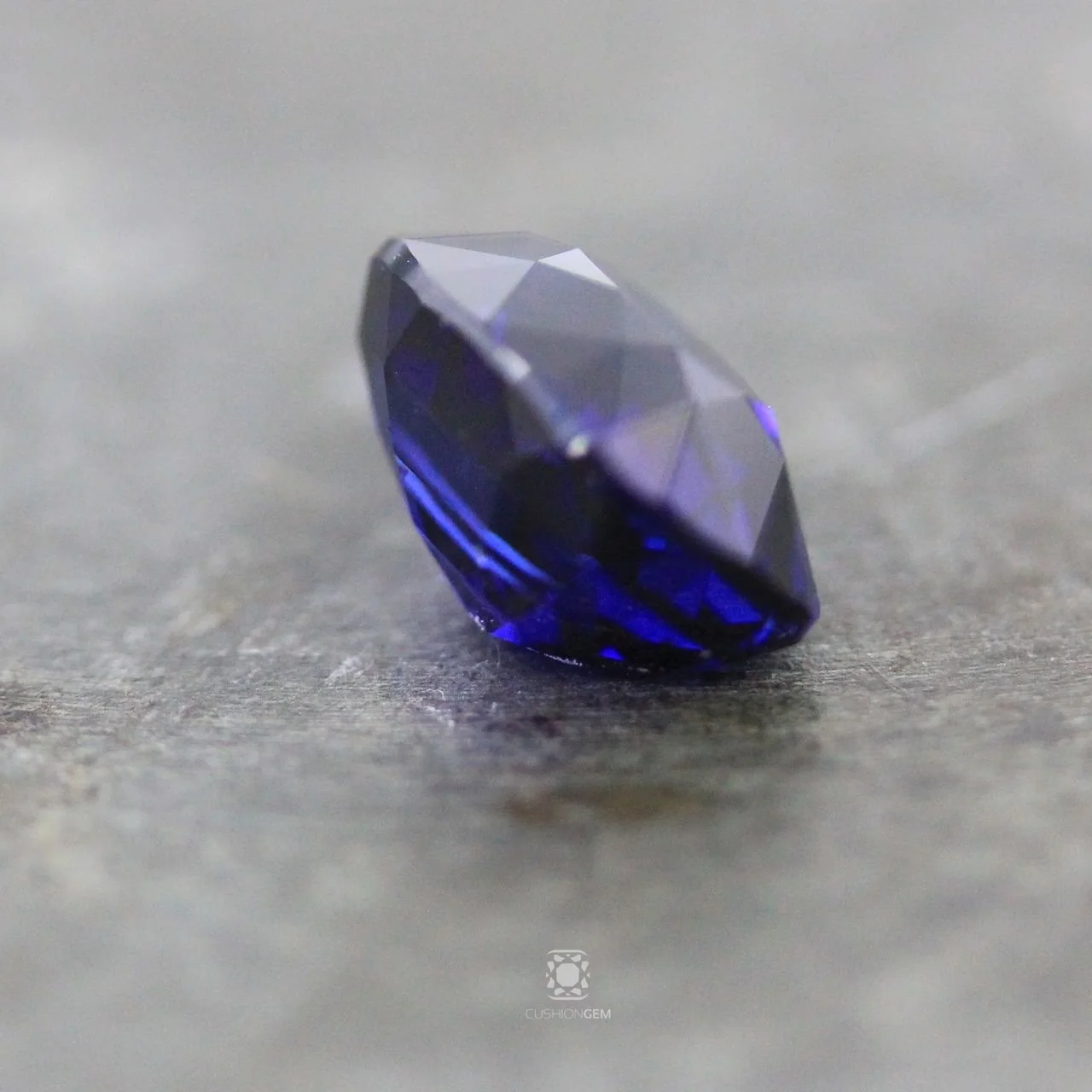 3.49cushionsapphiremal CG03.jpg
