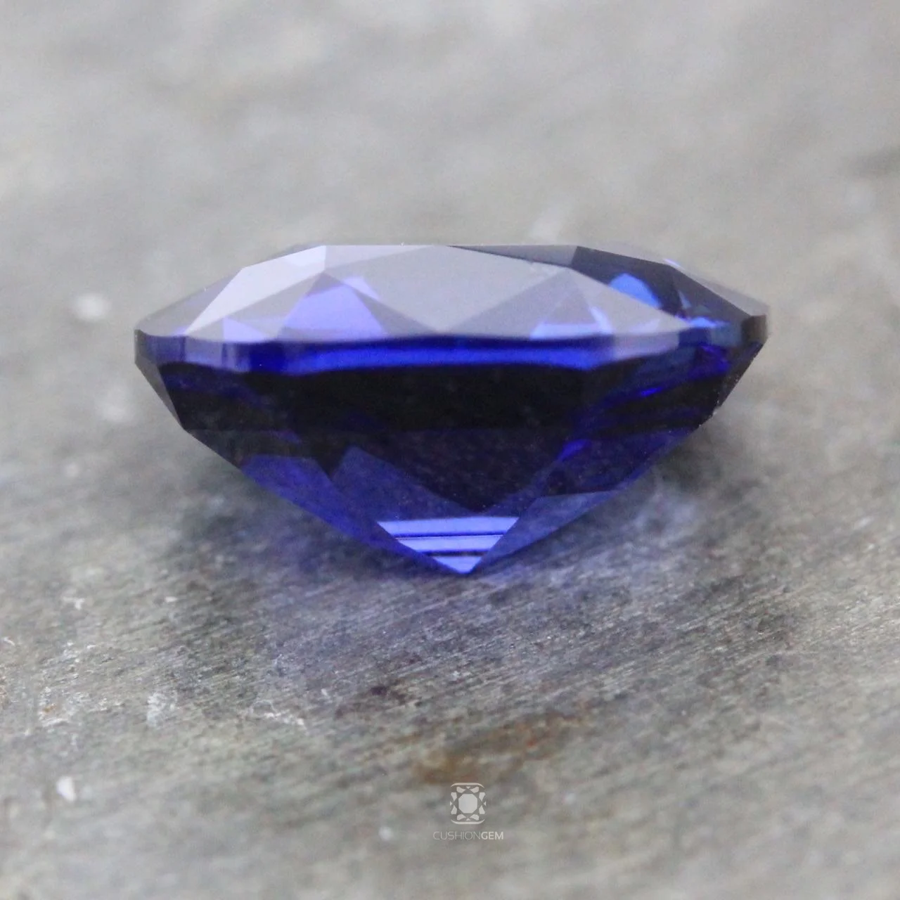 4.13cushionsapphiremal CG03.jpg
