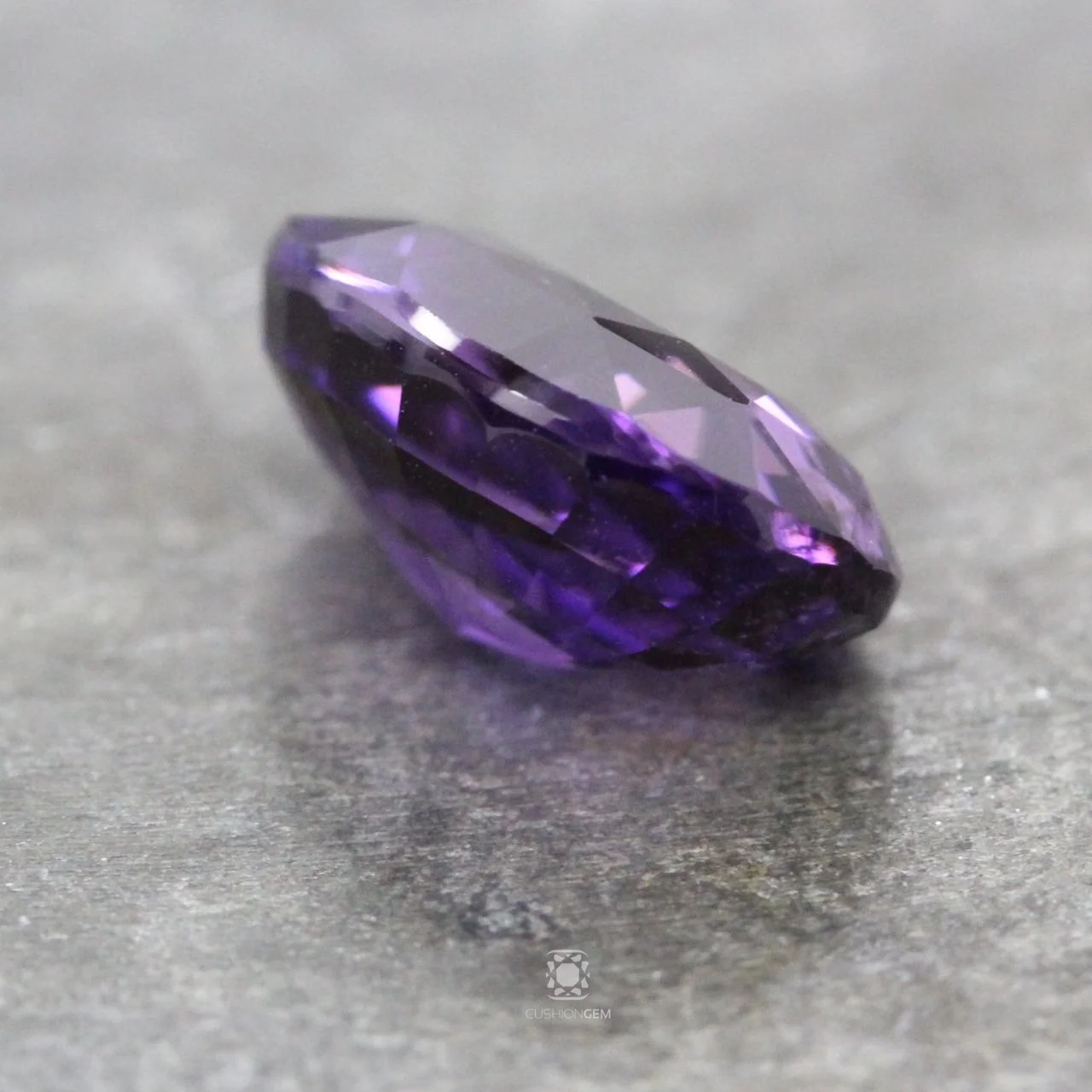 4.00ovalpurplesapphiremal CG03.jpg
