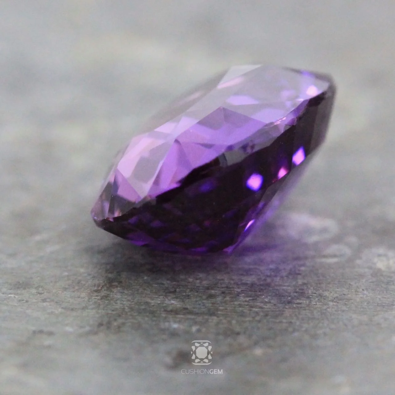 4.55ovalpurplesapphire617.jpg