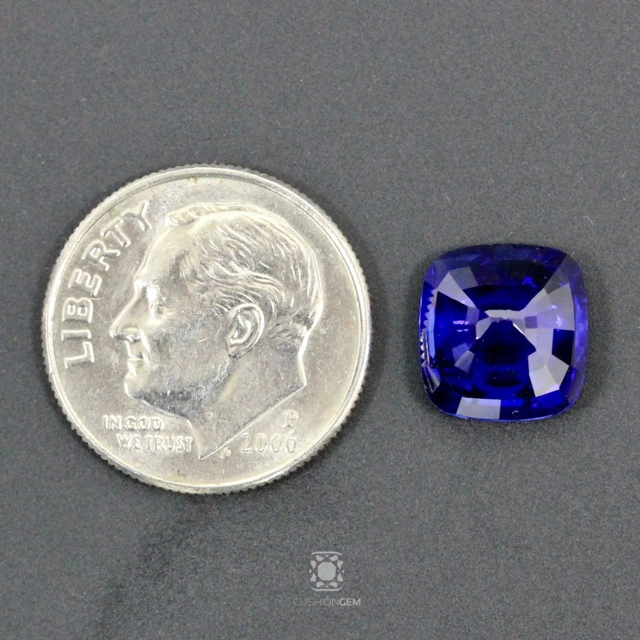 3.98cushionsapphire614.jpg
