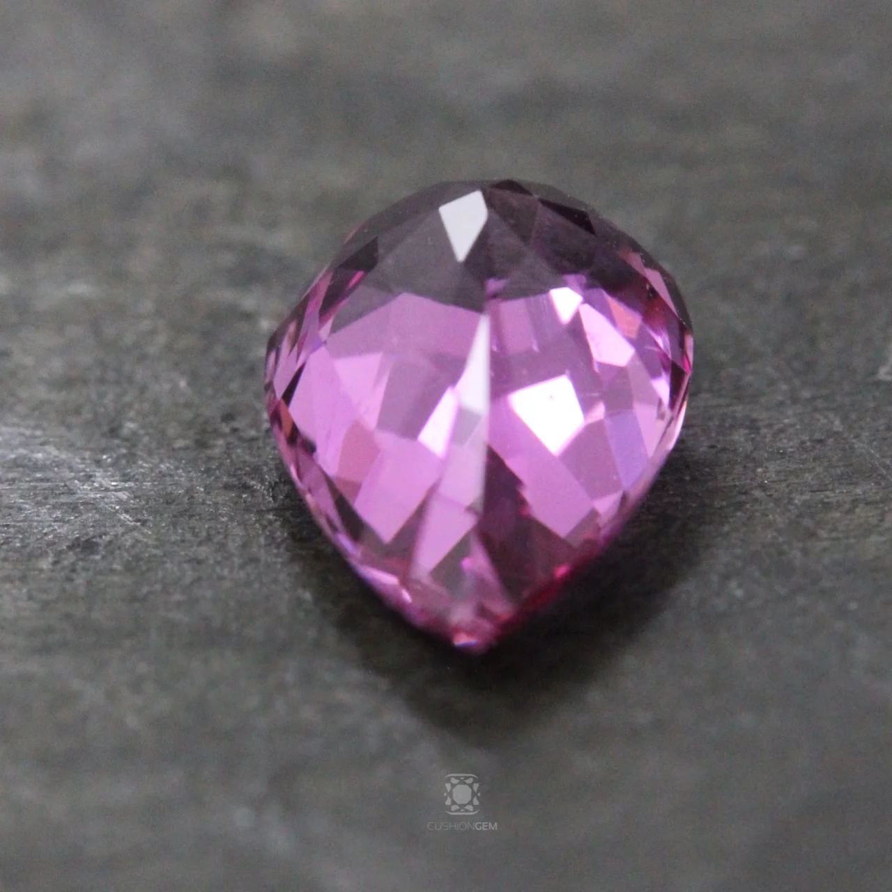 1.69pearpinksapphireCGMAL02.jpg