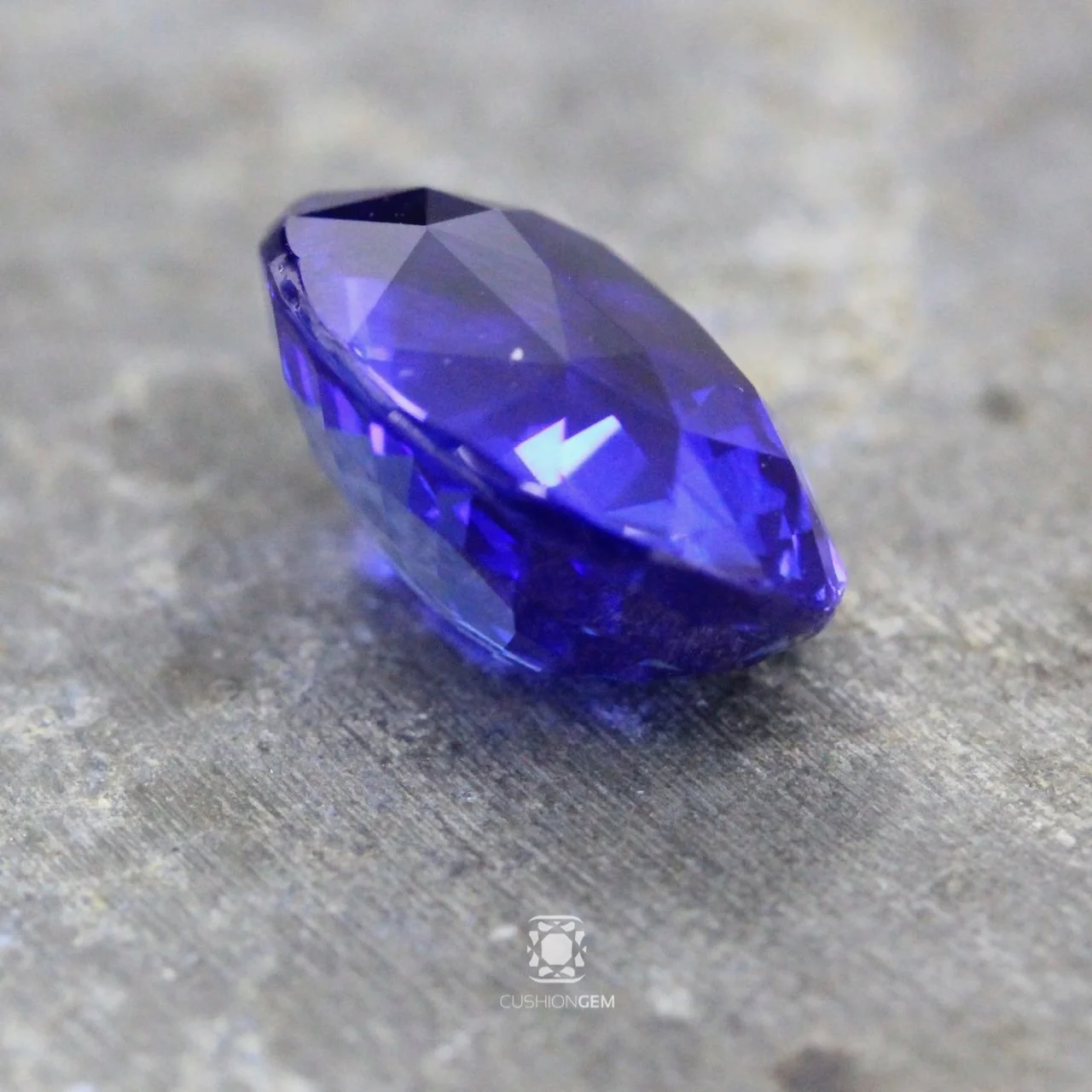 4.23ovalsapphire613.jpg