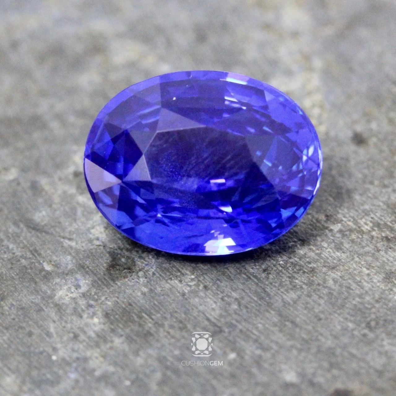 4.23ovalsapphire614.jpg