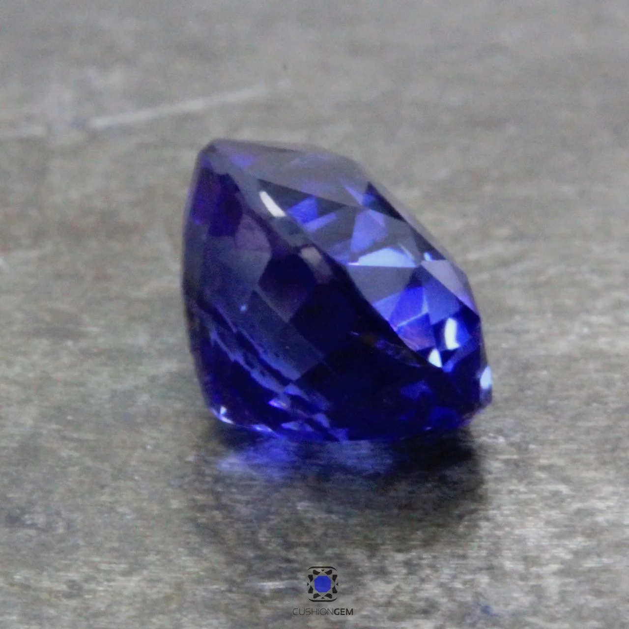 2.33 Oval Sapphire - 2.jpg