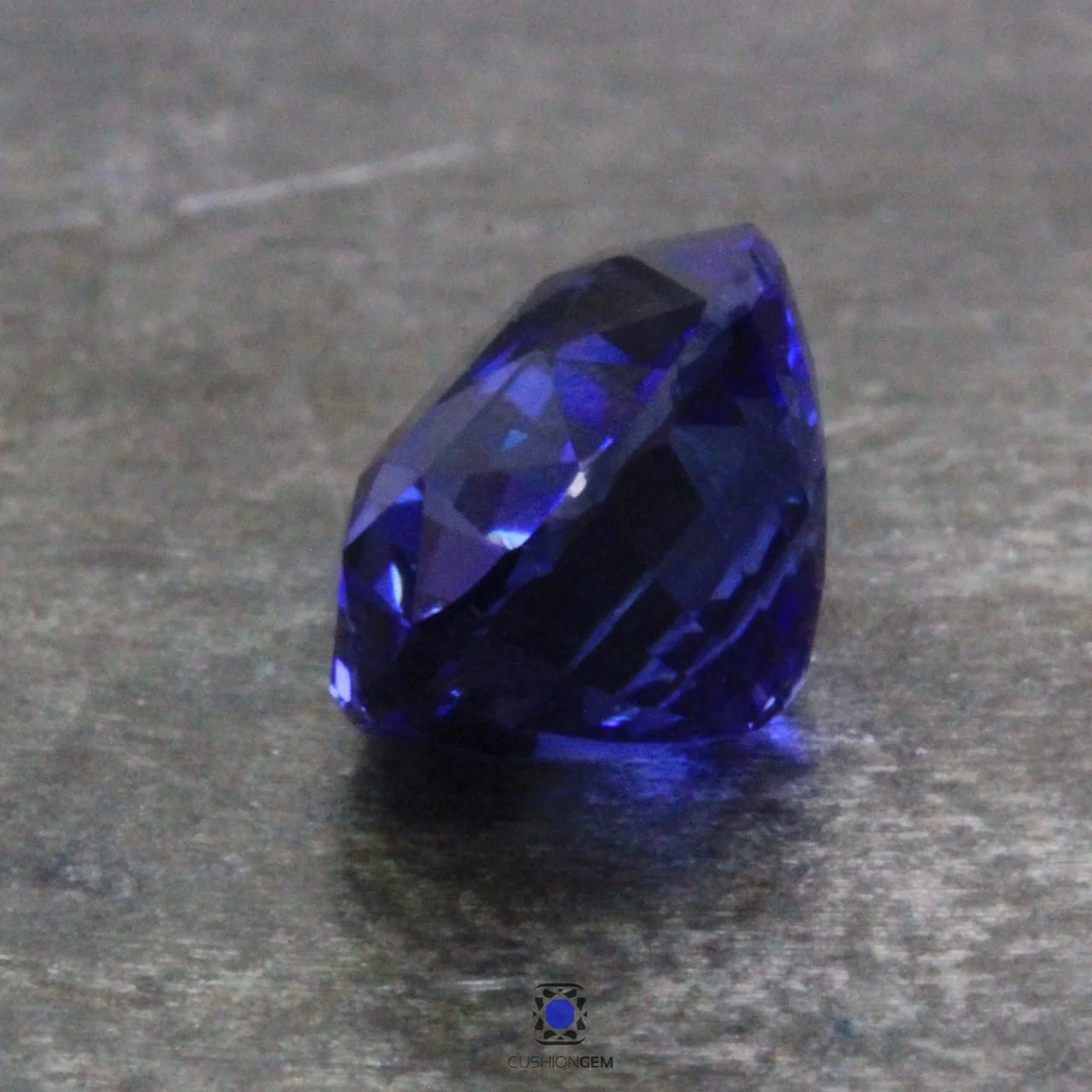2.33 Oval Sapphire - 3.jpg