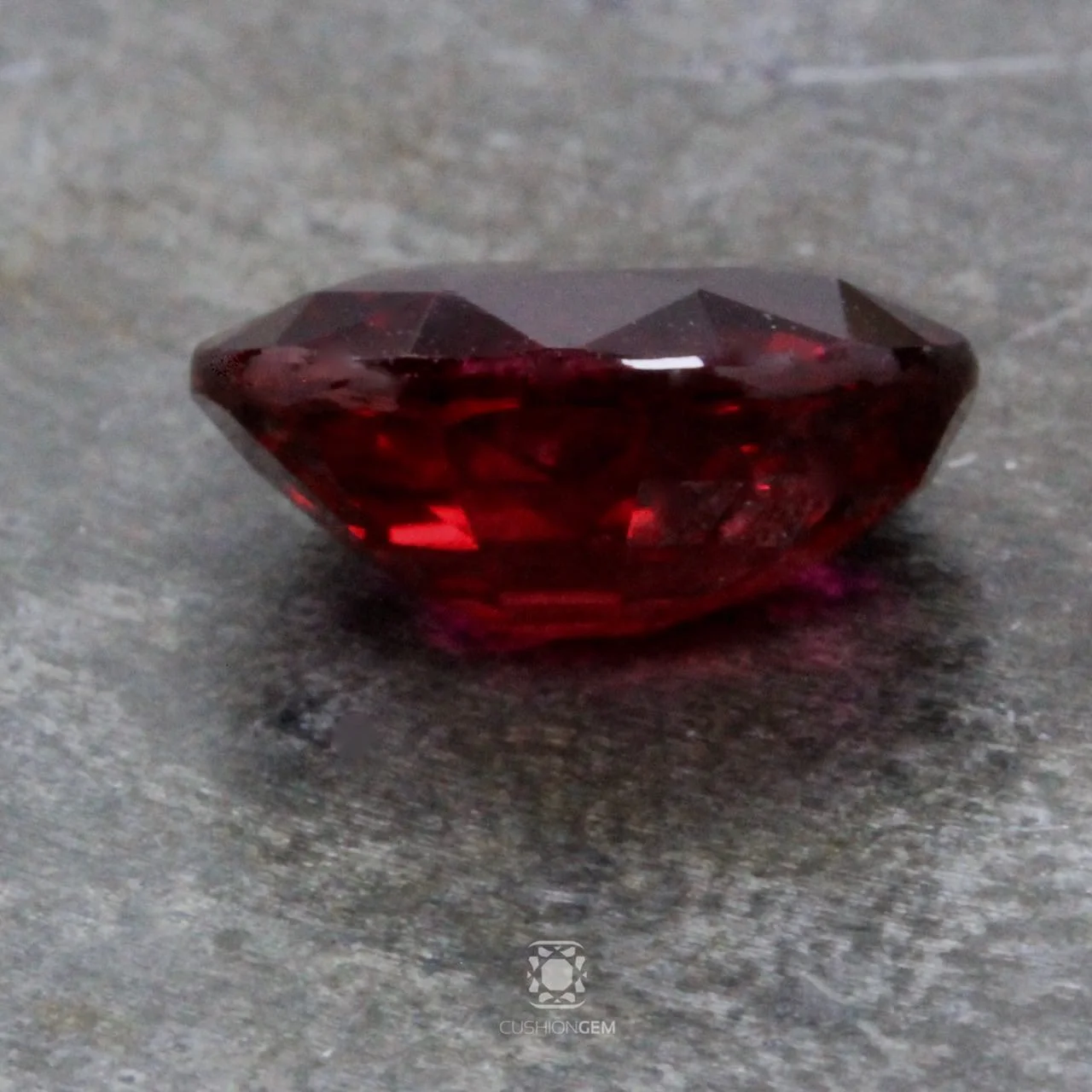 4.00 Oval Ruby4.jpg