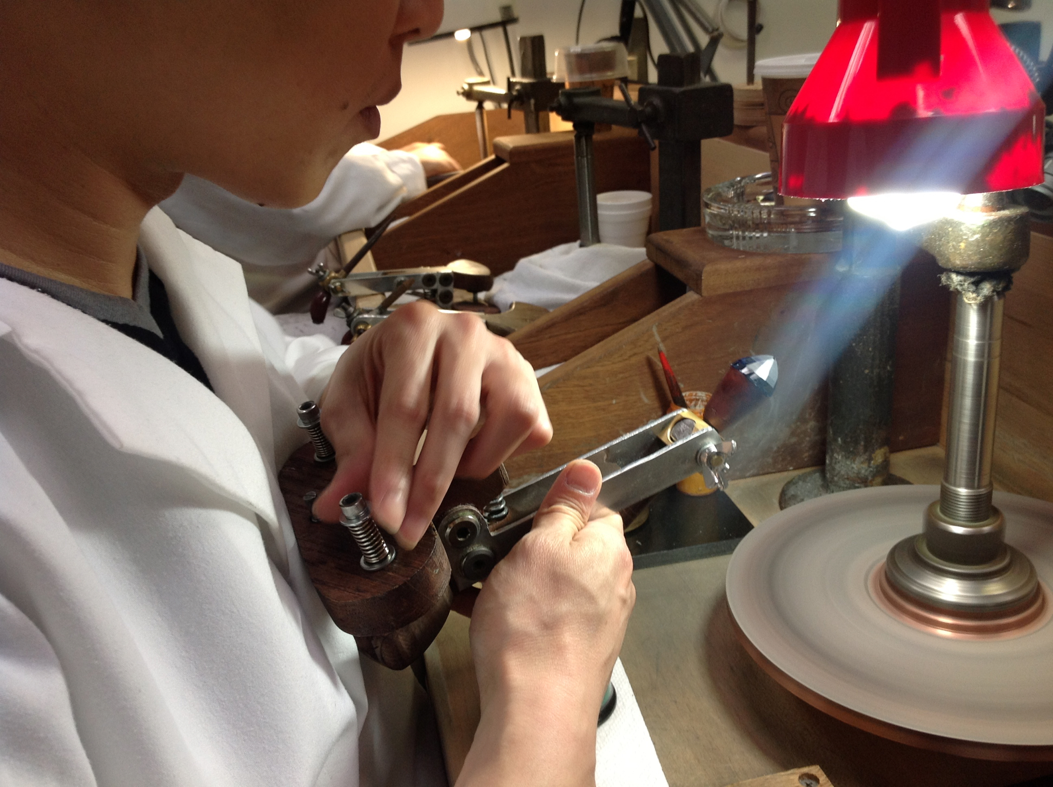 The polishing of a 100+ carat sapphire
