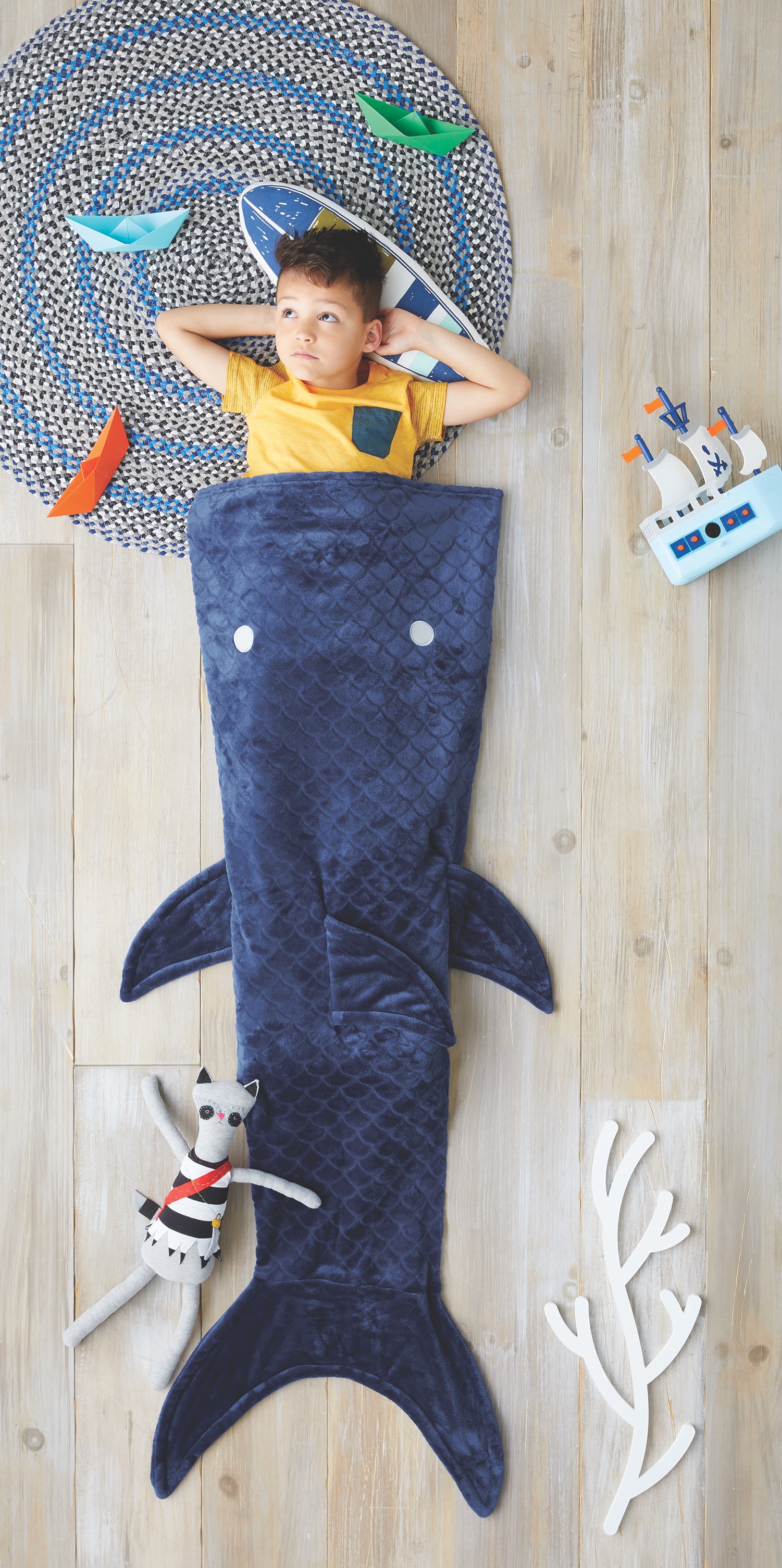 C-000693-01-142_097-02-1626_SharkTailBlanket.jpeg
