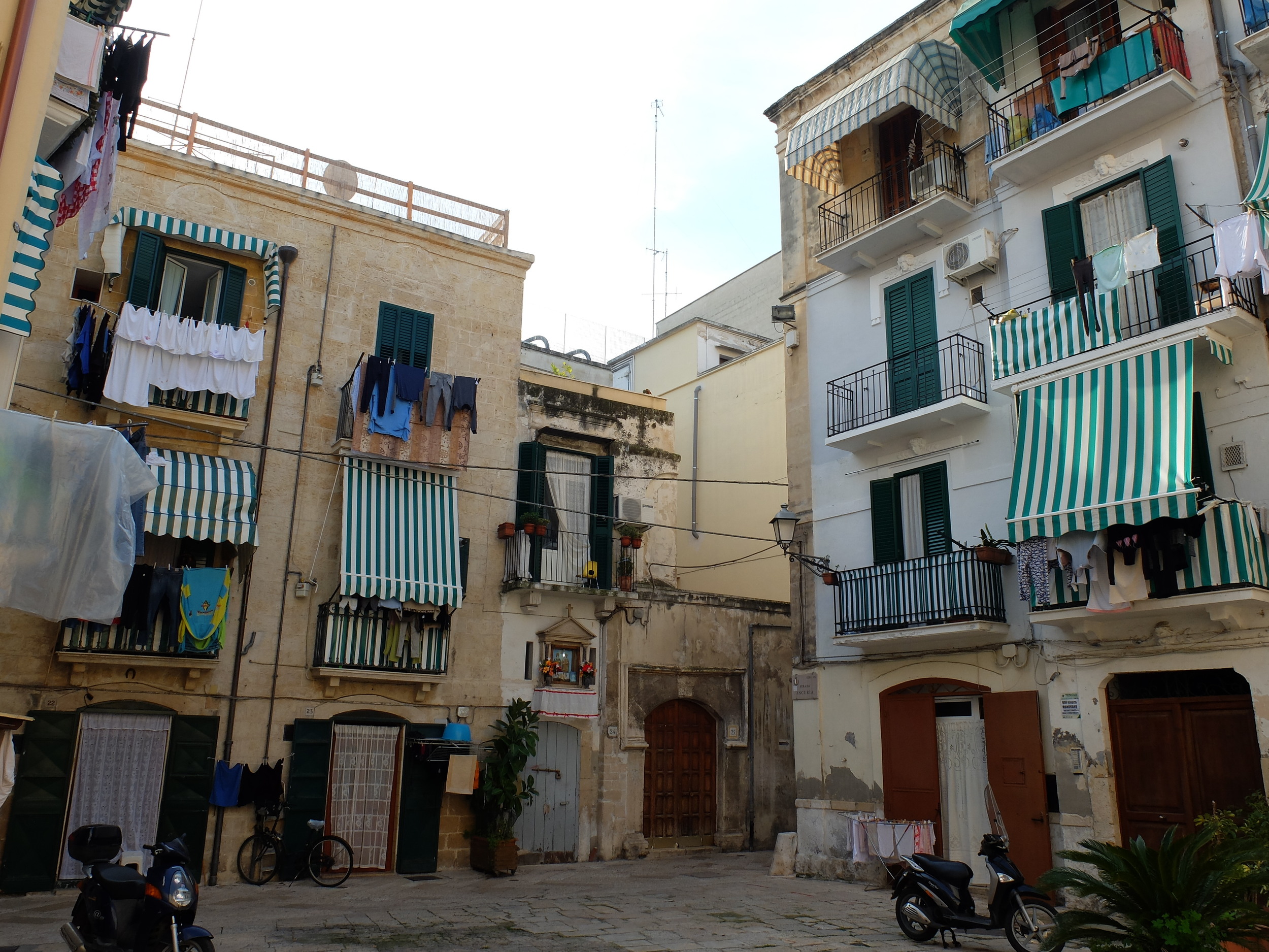 Typical dead-end street, Old Town, Bari, Italy