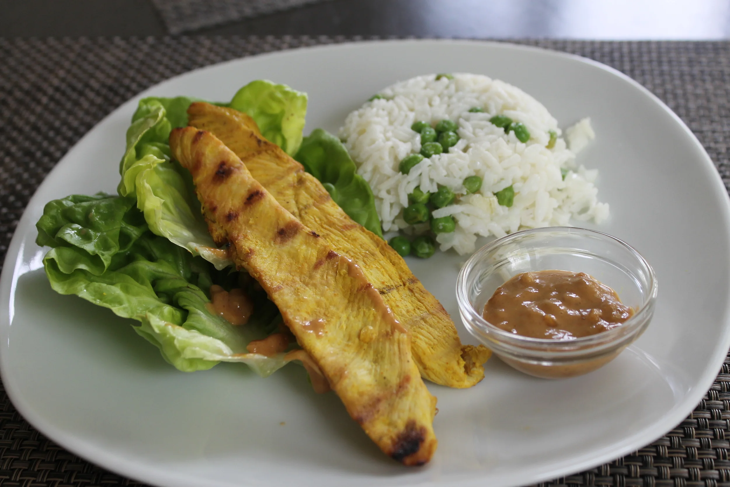 Chicken Satay Lettuce Wraps with Peanut Sauce